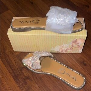 NWT Very G Bow Rhinestone Sandals